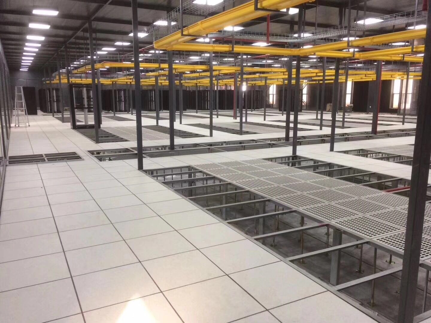Data center raised floor installation